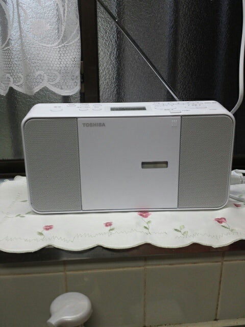日本全国送料無料 TOSHIBA 東芝 CDラジオ TY-C250-W ホワイト